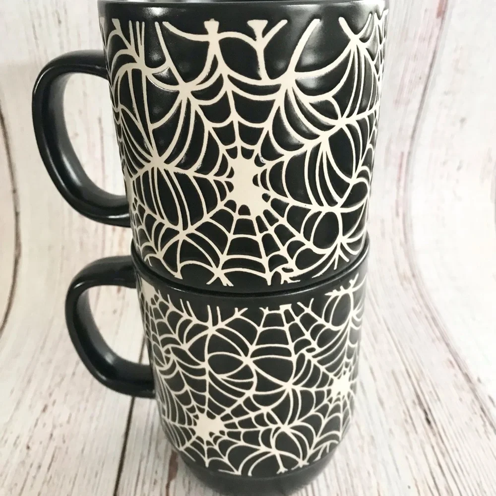 🆕Spider Mugs and Reusable Don’t Drink and Fly Cups with Mini Servers NWOT